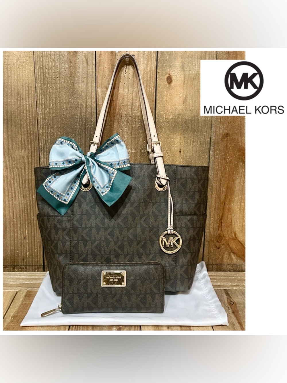 Michael Kors. 4 Piece: Jet Set Tote with Free Matching Wallet, Scarf & Dust Bag.